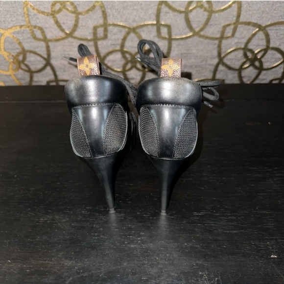 Authentic Louis Vuitton Black Streamline Heels - Picture 9 of 14